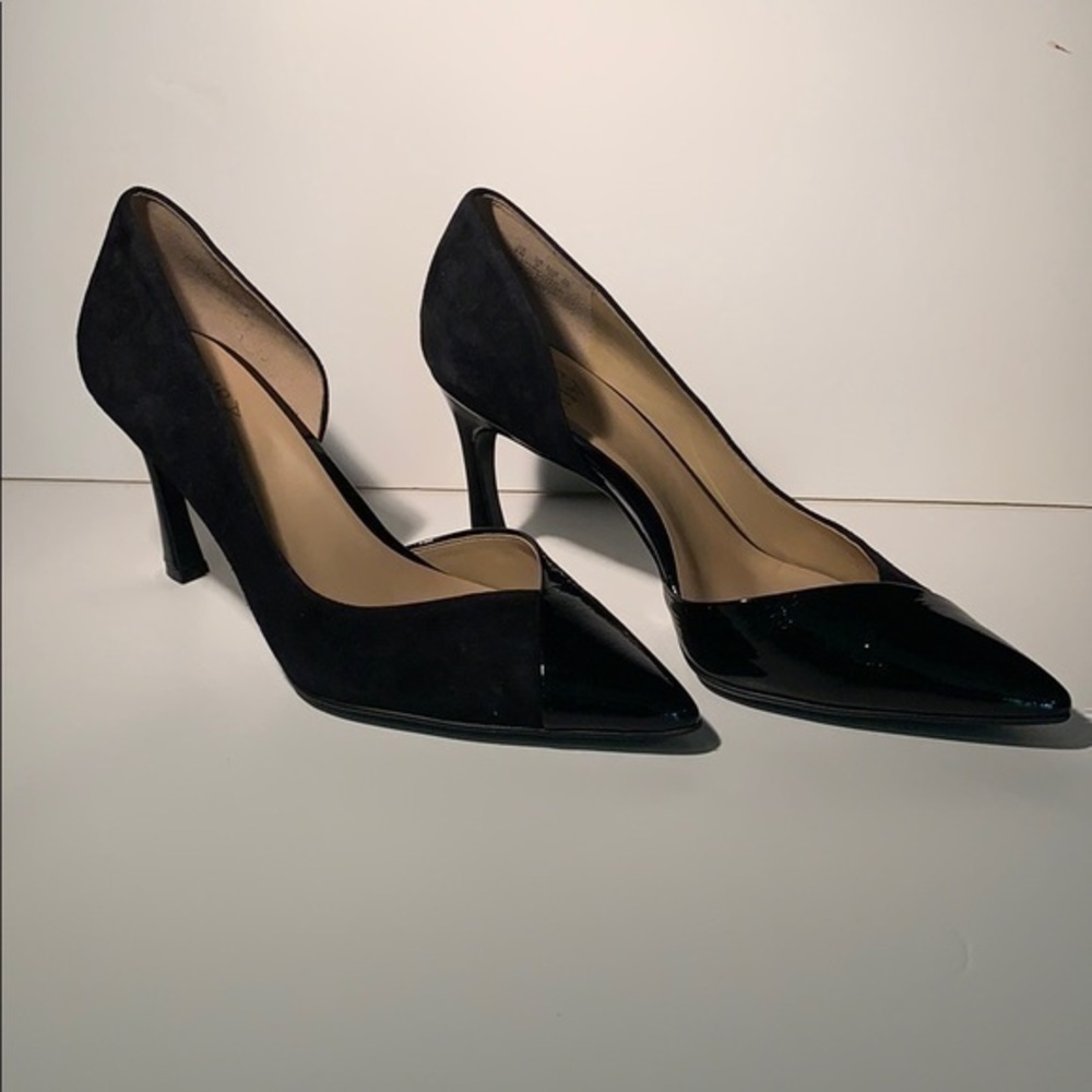 Beautiful Naturalizer Black patent/suede heel NWOT
